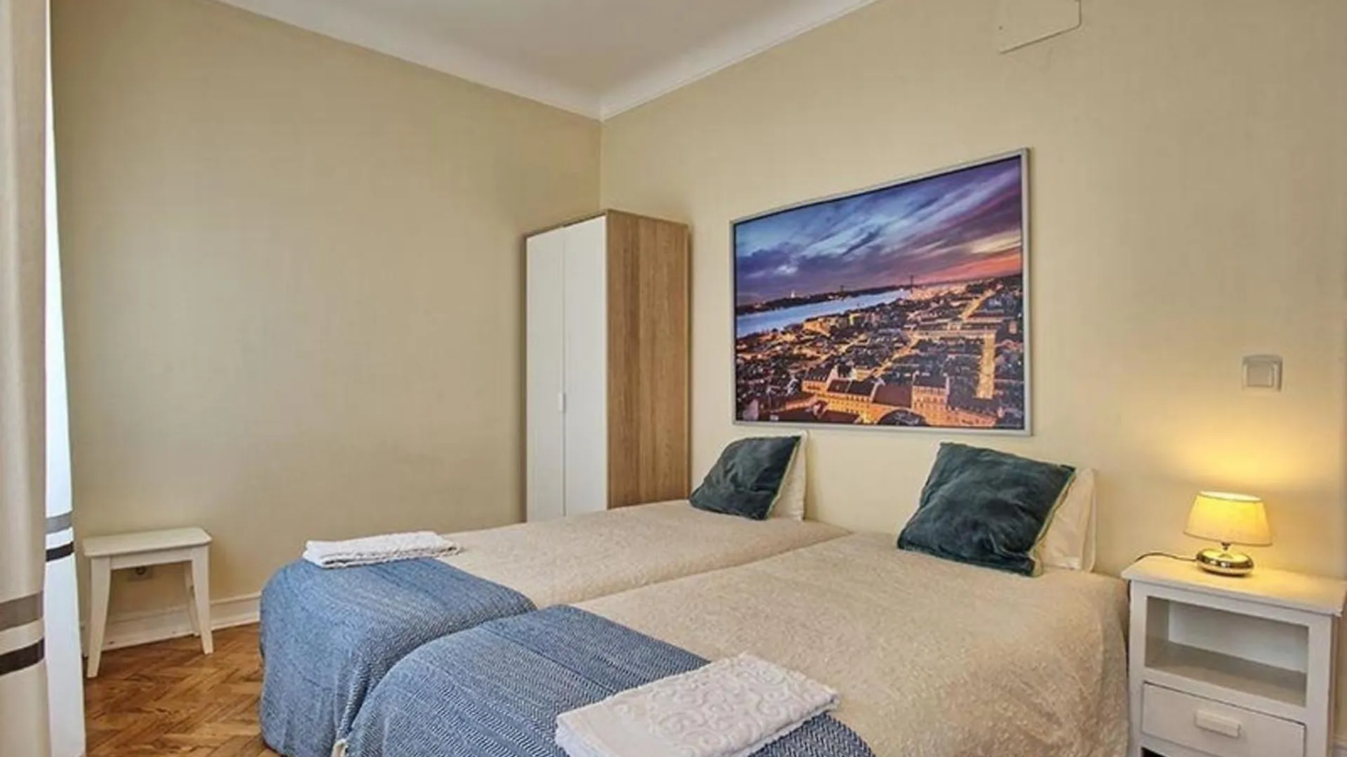 Studio Fuer 9 Personen Und 1 Kind In Lissabon, Regio De Lisboa Costa De Lisboa Apartment Portugal